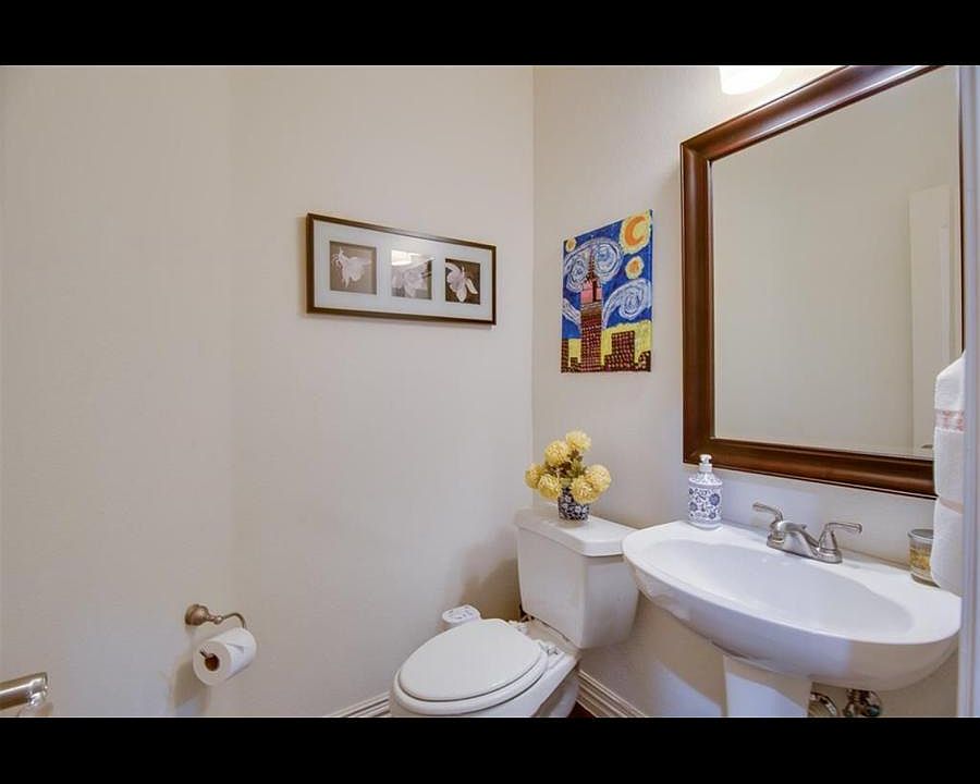 1st image of 1562 Biltmore Ln