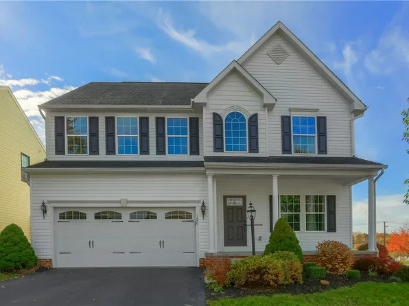 100 Village Cir, Oakdale, PA 15071