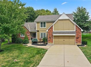 2524 SE Nottingham Dr, Lees Summit, MO 64063
