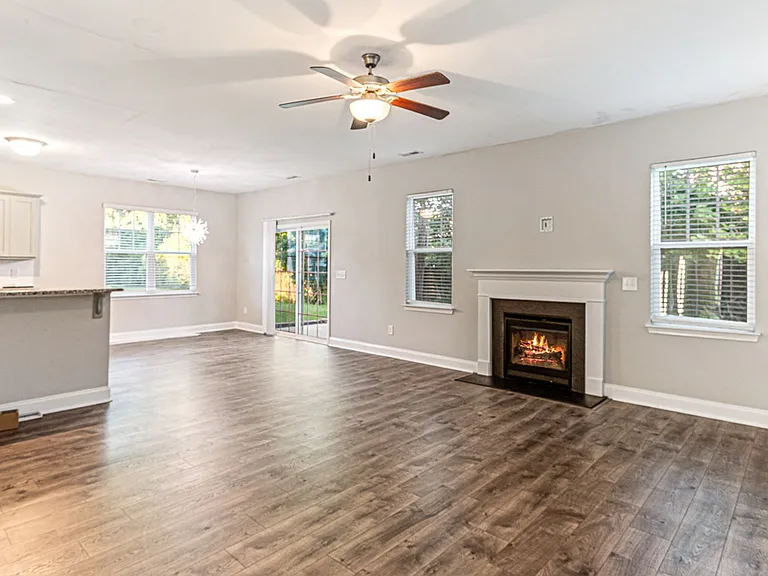 2240 Mannington Dr — Photo 14