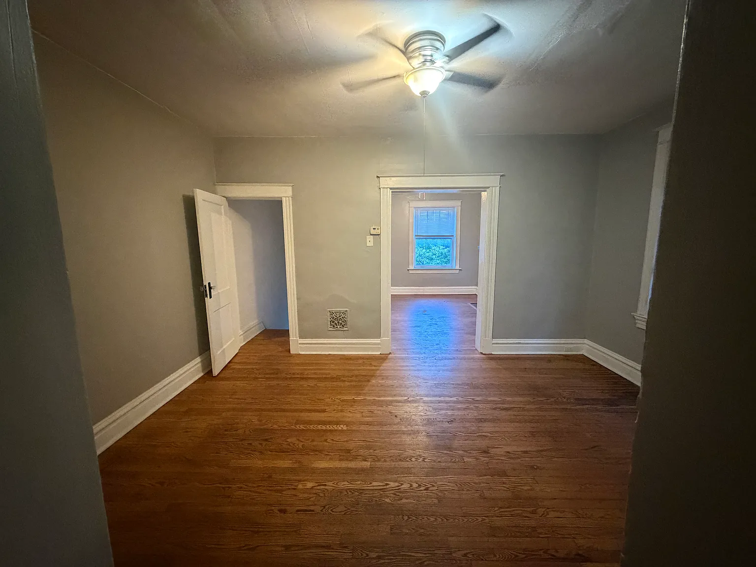 1 bed, 850 sqft, $1,100 — Photo 2