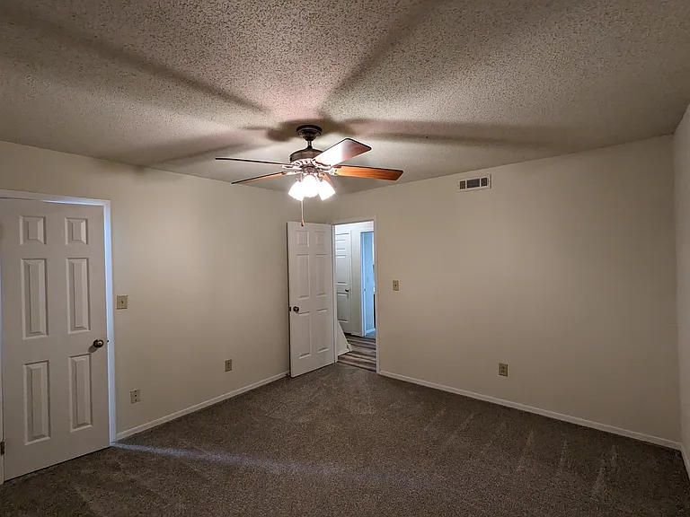 2437 N Brophy Ave #4 — Photo 7