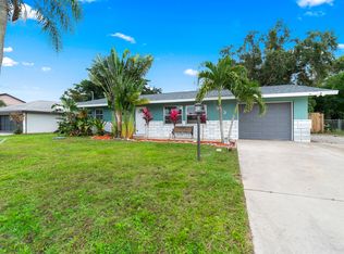 543 SE Calmoso Dr, Port Saint Lucie, FL 34983