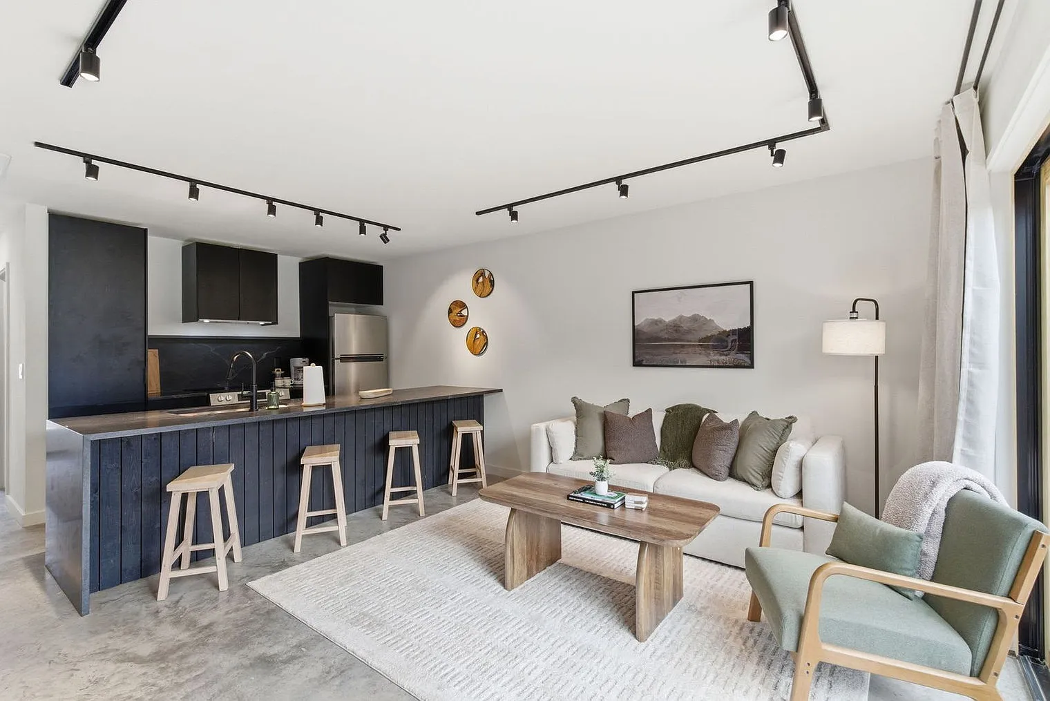 2 bed, 1.0 bath, $4,380 — Photo 1