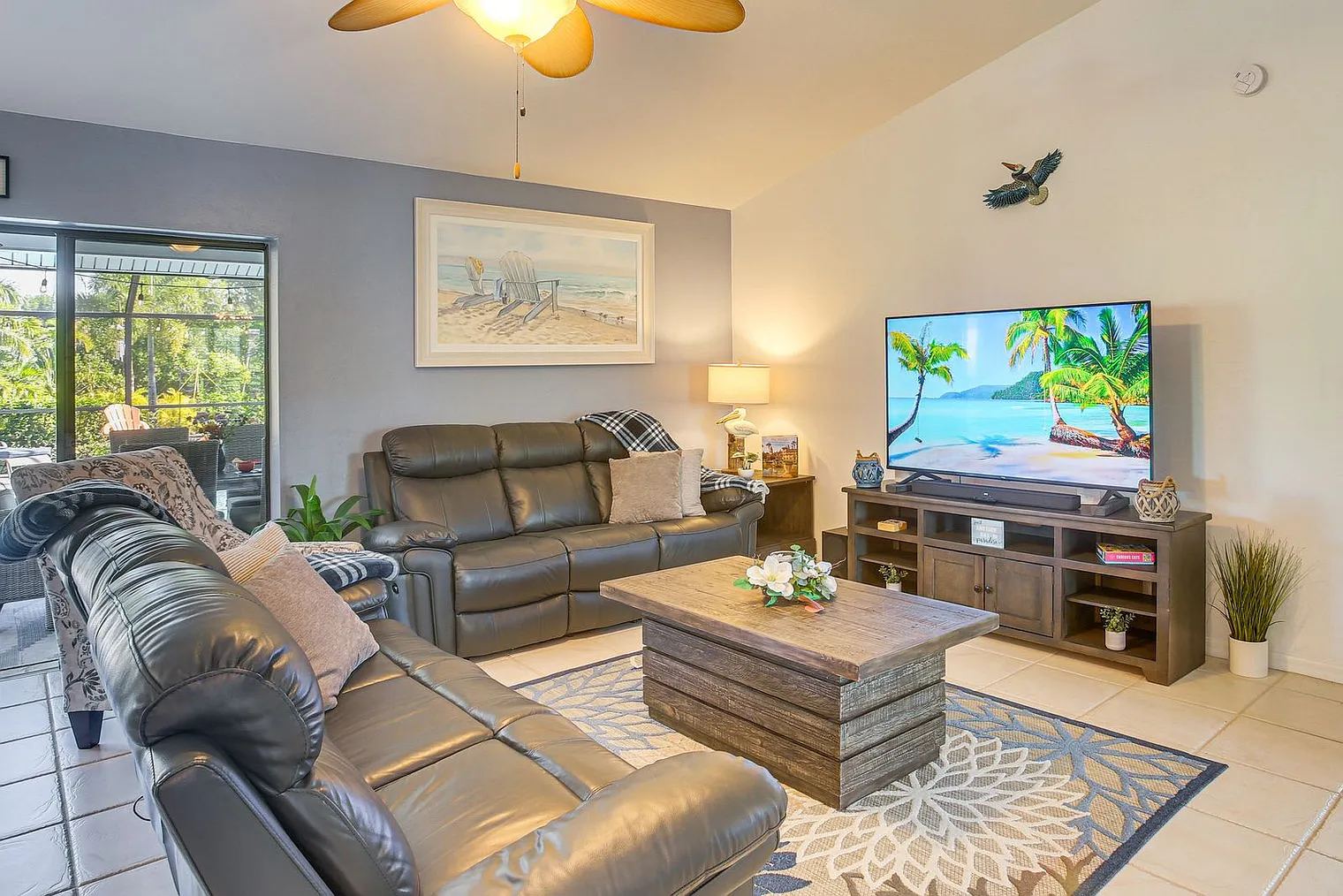 3 bed, 2.0 bath, 1689 sqft, $7,522 — Photo 1