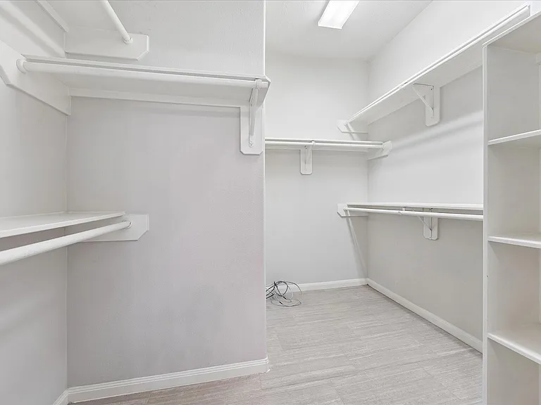 3328 Masters Point Dr — Photo 16