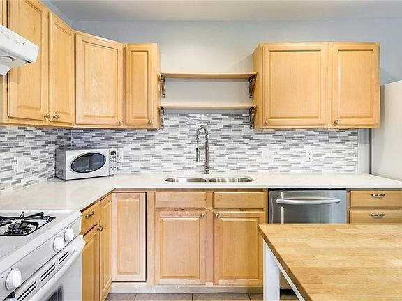 5th image of 5010 W Frances Pl