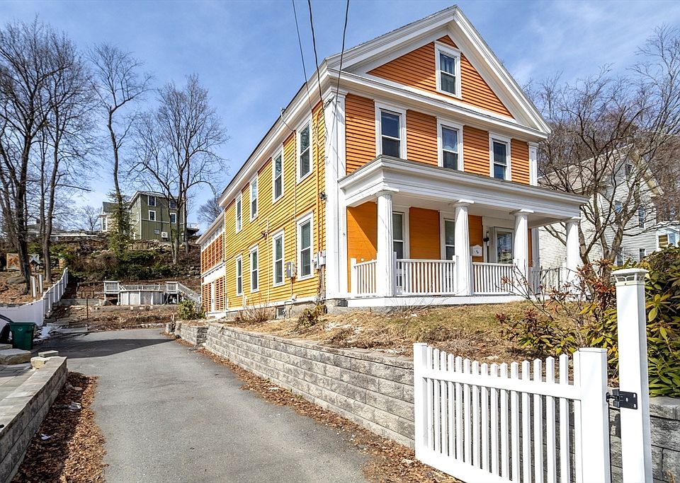 1st image of 90 Mechanic St