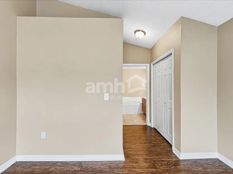 950 Woodsong Way — Photo 10