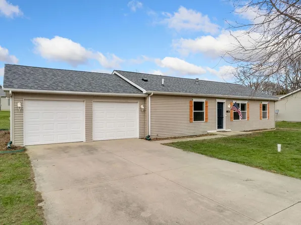 37 Ems D22a Ln, Syracuse, IN 46567