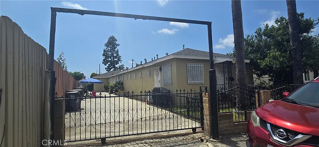 1 bed, 600 sqft, $1,900 — Photo 1