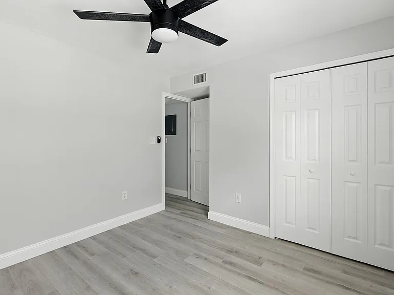 408 S Tampania Ave — Photo 34