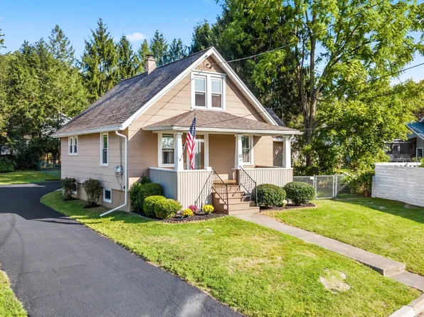 33 Woodland Ave, Johnson City, NY 13790