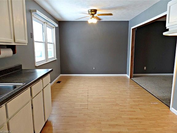 4th image of 9888 Green Dr