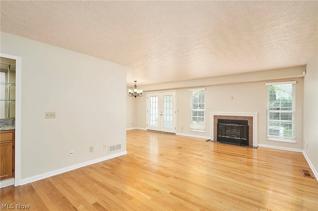 2 bed, 2.5 bath, 1572 sqft, $2,500 — Photo 4