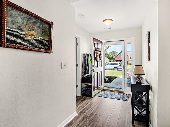 4th image of 301 Whitchurch Dr.