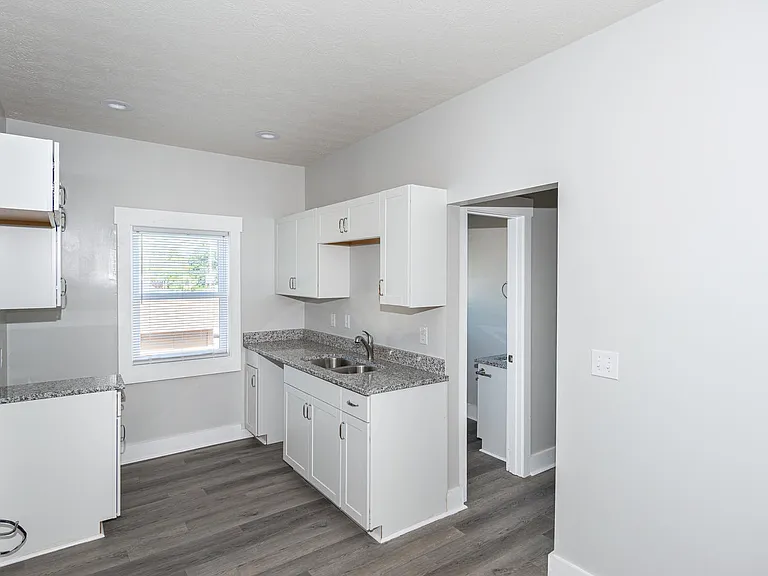 5143 E Washington St — Photo 12
