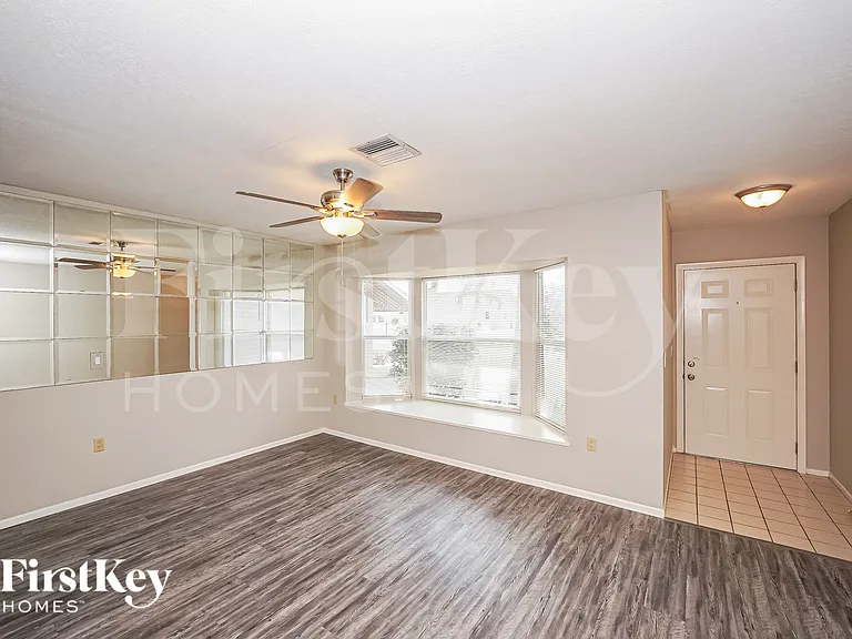 5820 Lincoln Rd — Photo 5