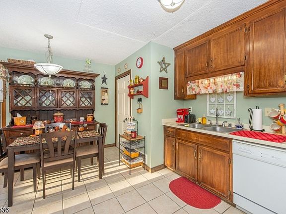 3rd image of 78 Heritage Ln #318