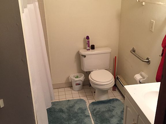 4th image of 238 Wood Ave #1