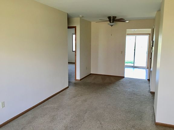 4th image of 460 Echo Ln APT A