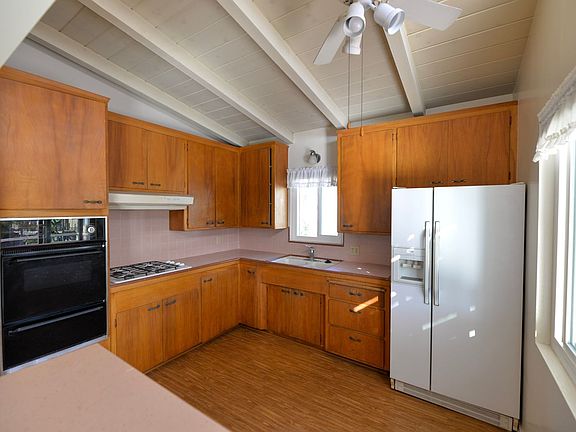 2nd image of 250 Avenida Del Poniente APT C
