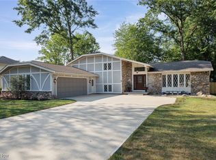 27642 Whitehill Cir, Westlake, OH 44145