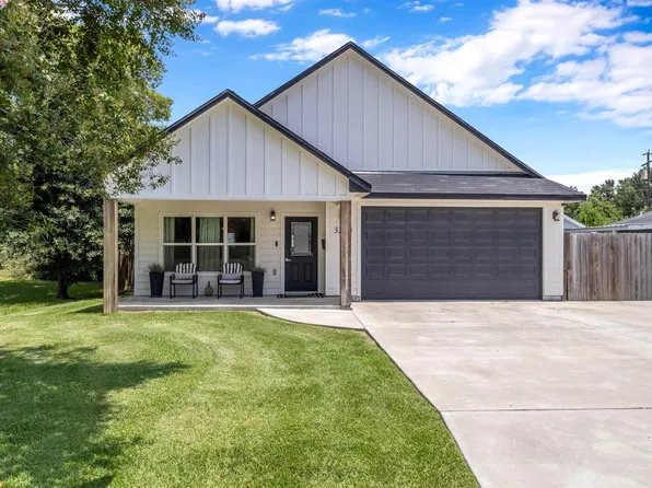 3220 Ash Ave, Groves, TX 77619