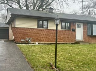 327 E Jeffery Ave, Wheeling, IL 60090