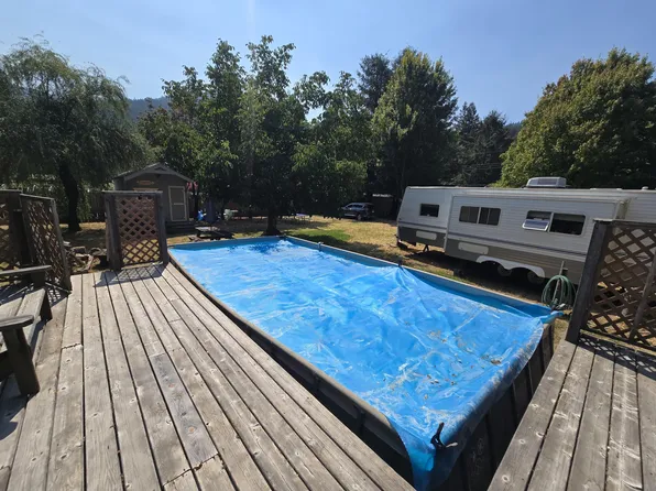 520 Boy Scout Camp Rd, Myers Flat, CA 95554