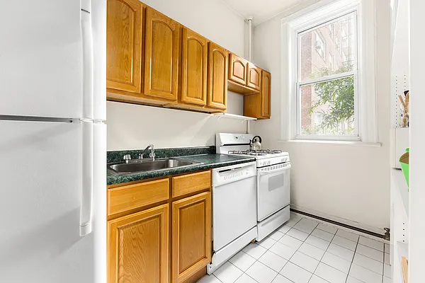 Rented by Douglas Elliman | media 6