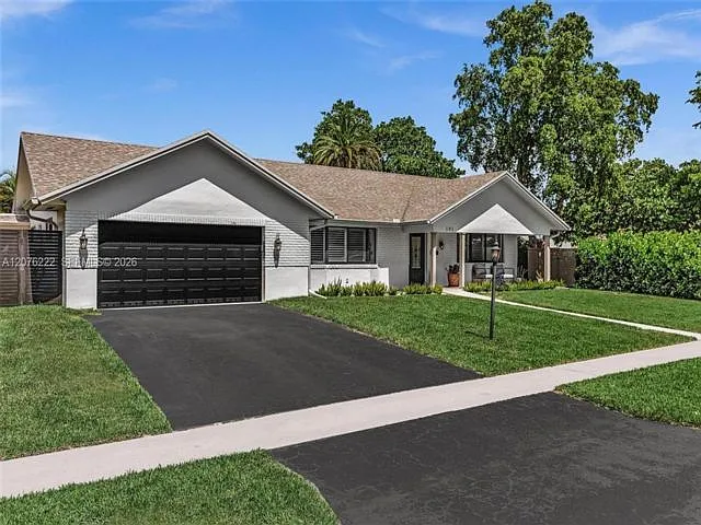 4 bed, 3.0 bath, 2510 sqft, $6,500 — Photo 1