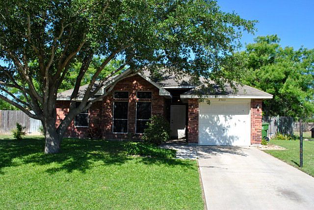 1st image of 2503 Palmetto Dr