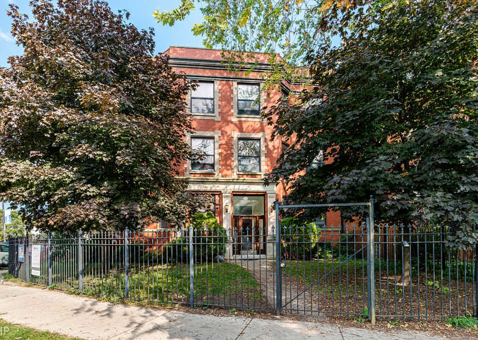 1st image of 4755 N Malden St APT Gs