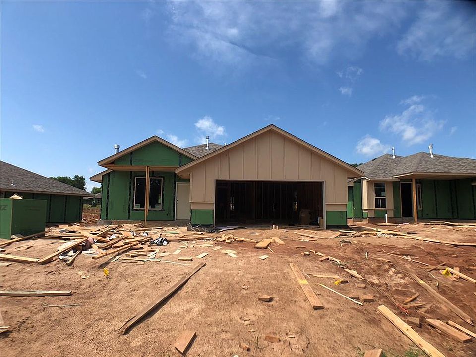 1st image of 836 Twin Lake Dr