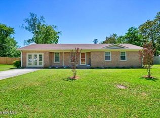 805 Hamlet Ave, Carolina Beach, NC 28428