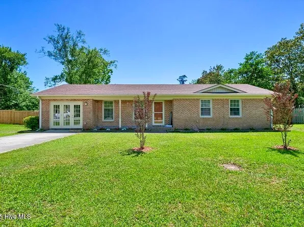 805 Hamlet Avenue, Carolina Beach, NC 28428