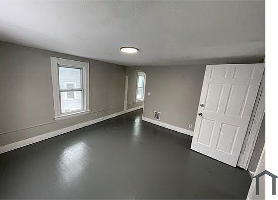 3rd image of 1324 Brownell Ave