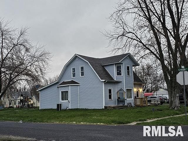 1st image of 402 E Oakley St