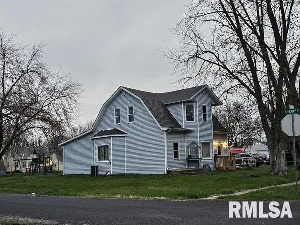 402 E Oakley St, Glasford, IL 61533