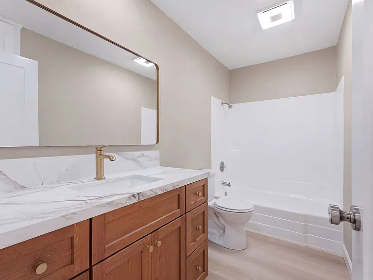 211 Avenida Monterey — Photo 14