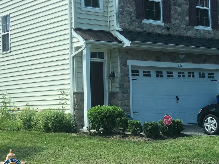 788 Jacobsen Cir — Photo 5