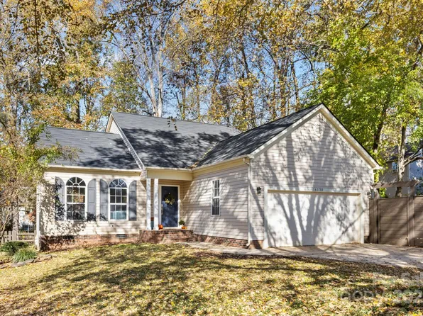 16130 Farmall Dr, Huntersville, NC 28078