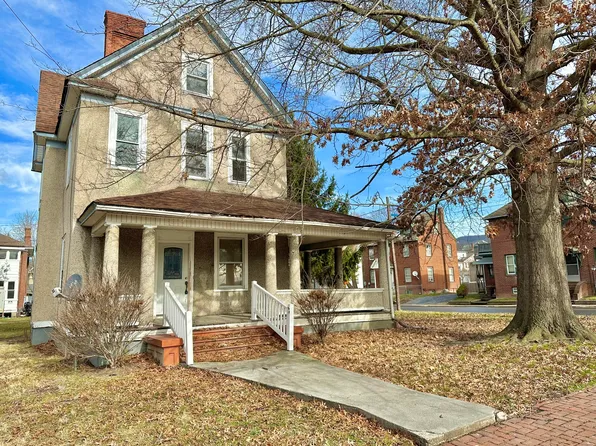 230 E Prospect St, Covington, VA 24426