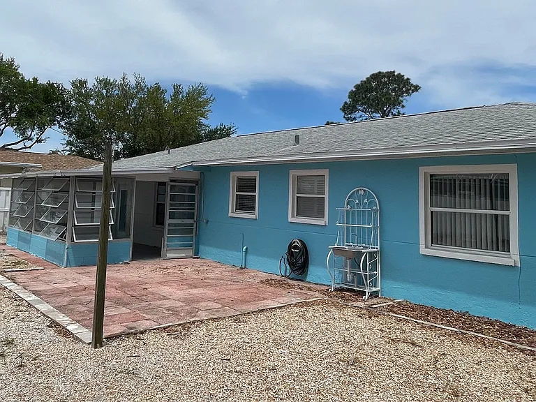 4048 Yardley Ave N — Photo 10