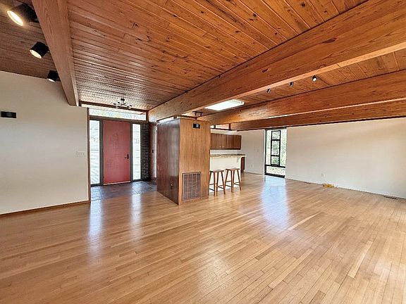 3rd image of 2114 Timberlake Dr