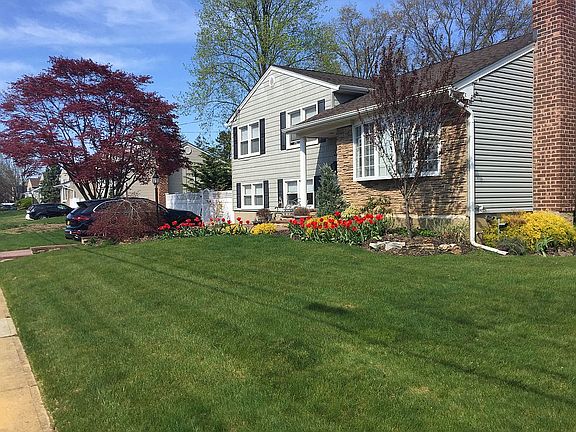 4th image of 102 Eden Ave
