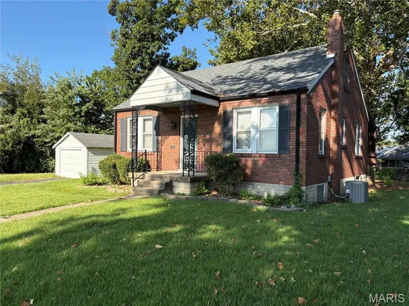 2205 Brown Rd, Saint Louis, MO 63114