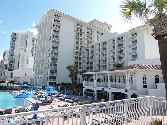 5th image of 600 Atlantic Ave #906