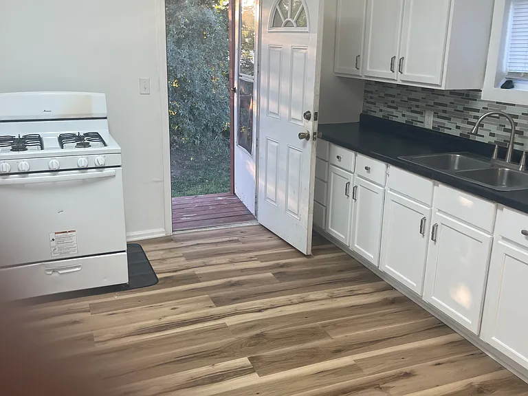 4004 N 26th St — Photo 10